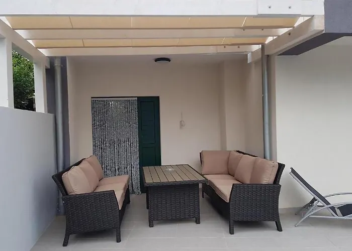 Дом отдыха Awesome Home In Privlaka *