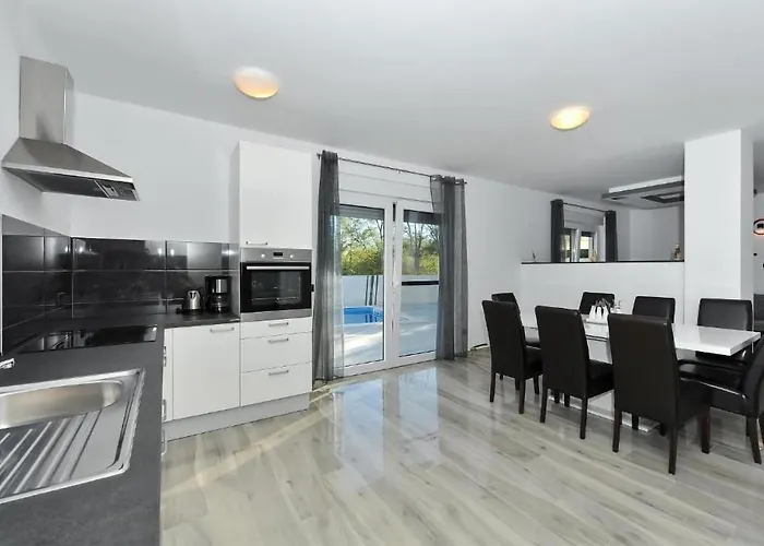 Awesome Home In Privlaka * Привлака