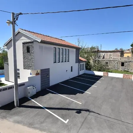 Lovely Home In Privlaka Tatil Evi
