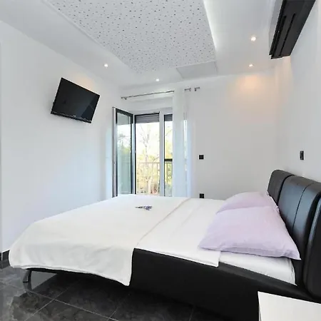 Tatil Evi Lovely Home In Privlaka *