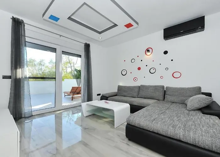 Hébergement de vacances Awesome Home In Privlaka *